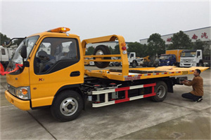 西市哪里有拖车服务